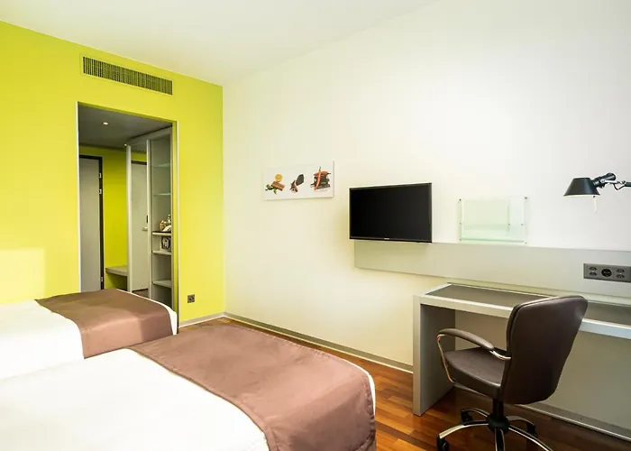 홀리데이 인 웨스트사이드 호텔