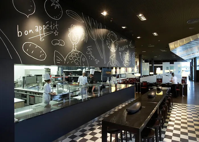 홀리데이 인 웨스트사이드 호텔