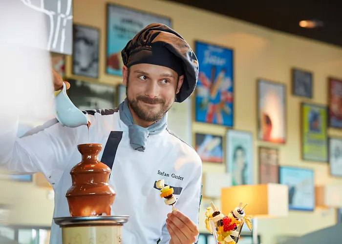 호텔 홀리데이 인 웨스트사이드 4*