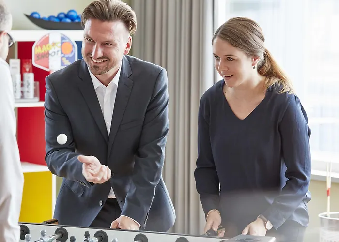 호텔 홀리데이 인 웨스트사이드 4*