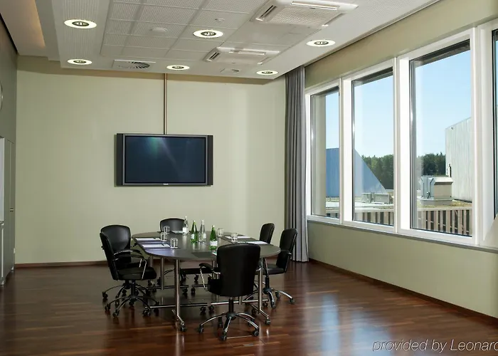 홀리데이 인 웨스트사이드 호텔 4*